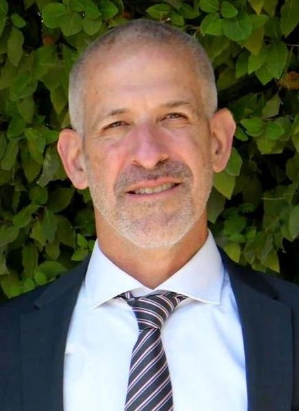 רונן בר, ראש השב"כ ב-7 באוקטובר. כינוס בשעה 01:00, התרעה ב-03:03, עדכון ראש הממשלה ב-05:15.