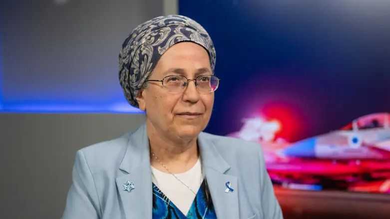 השנה, הכול מונח על הכף