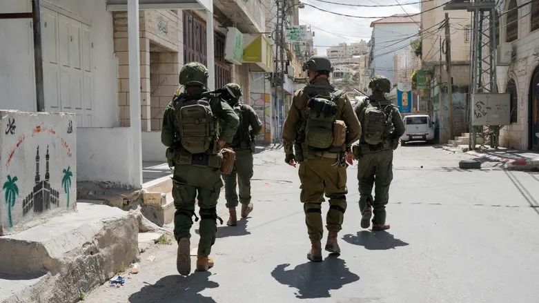 Après l'attaque à feu à Binyamin: Deux terroristes ont tenté de renverser des soldats au nord de la Samarie