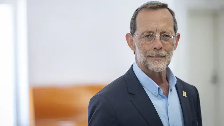 פייגלין מציע להעביר הסדרי שבת מקומיים להכרעת הקהילות