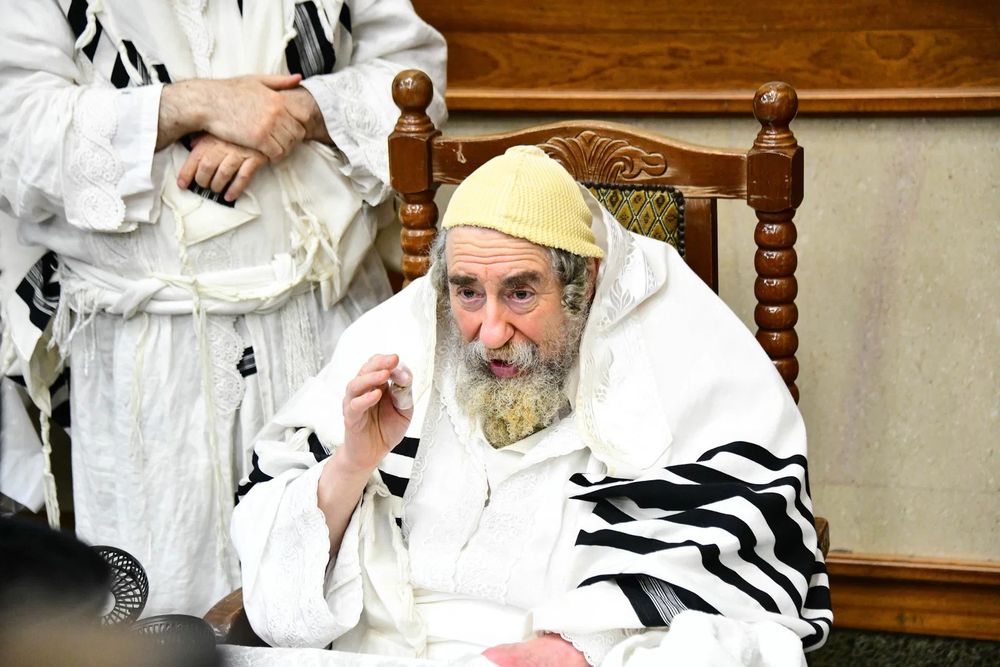 פני מלאך: ערב ומוצאי יום הקדוש בצילו של האדמו"ר מרחמסטריווקא
