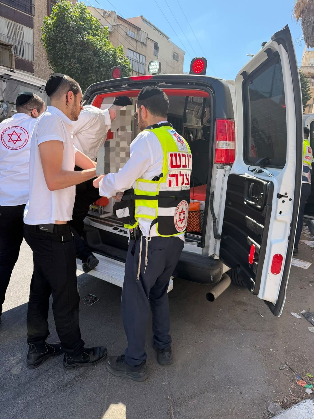 בני ברק: תינוקת בת שנתיים נפלה מגובה - פונתה במצב בינוני
