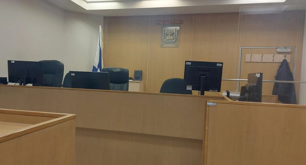Rabbinical court in haredi neighborhood: 'Don't invite him to meals, allow him to pray'