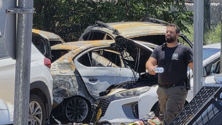 Système de suivi, charge explosive et explosion: mise en examen pour l'assassinat de Holon