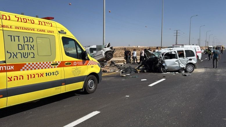 תאונת דרכים בנגב: שני גברים בני 30 מחוסרי הכרה