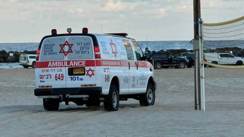 מד"א קבע את מותו של נער כבן 17 שטבע בחוף דלילה באשקלון