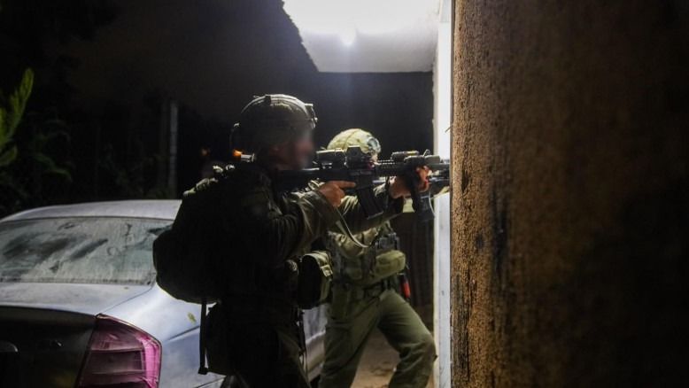 Armée : plus de 1 200 suspects fouillés et environ 230 recherchés arrêtés en Cisjordanie ces derniers mois