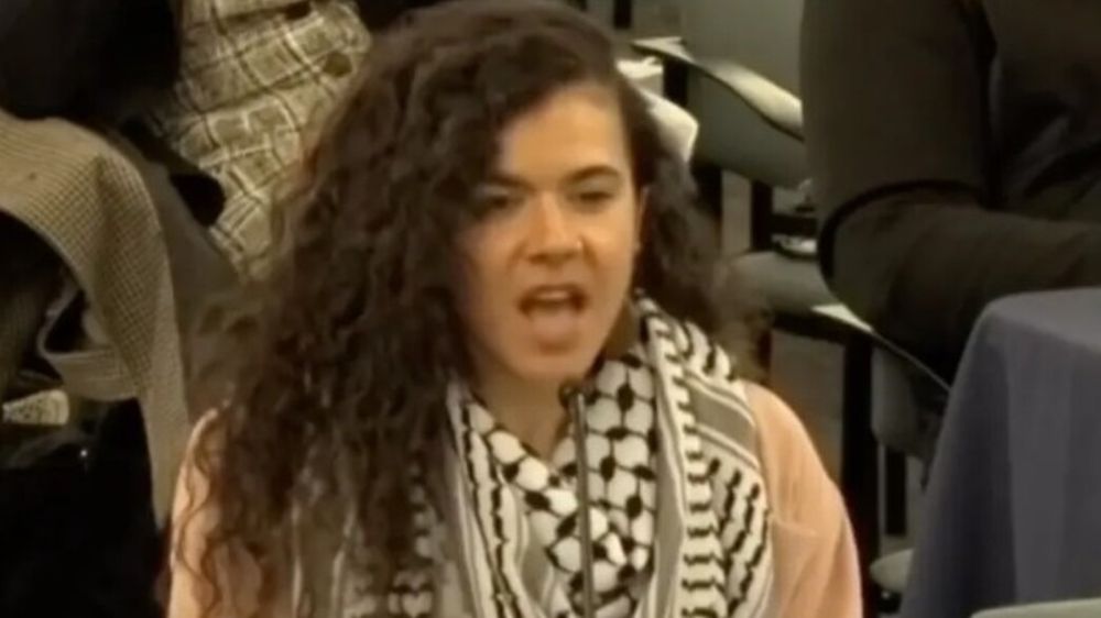 הפעילה הפרו-חמאסית הודתה: שיקרתי, אני יהודייה לבנה