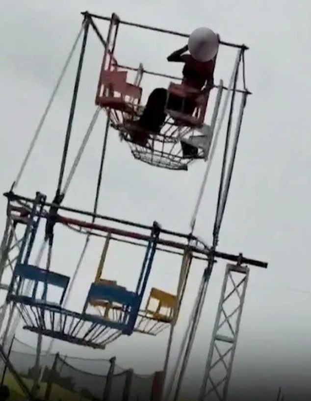 "הגלגל הענק המשיך להסתובב בזמן שהיא צרחה"