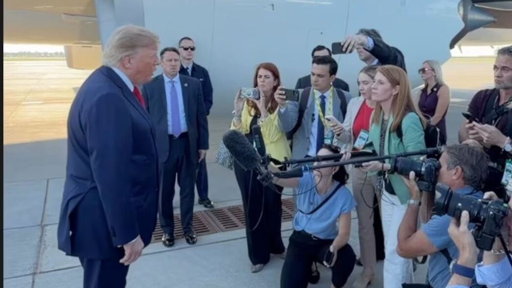Network in uproar: President Trump's mysterious spotlight moment