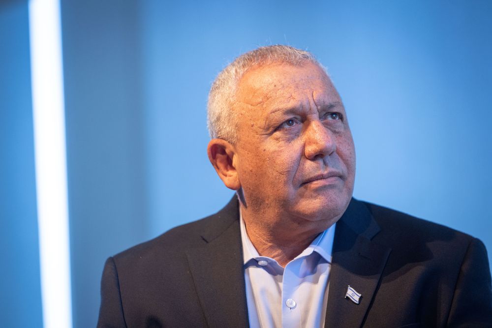 השר מהליכוד מאיים בתביעה נגד איזנקוט: "יש לך 48 שעות"