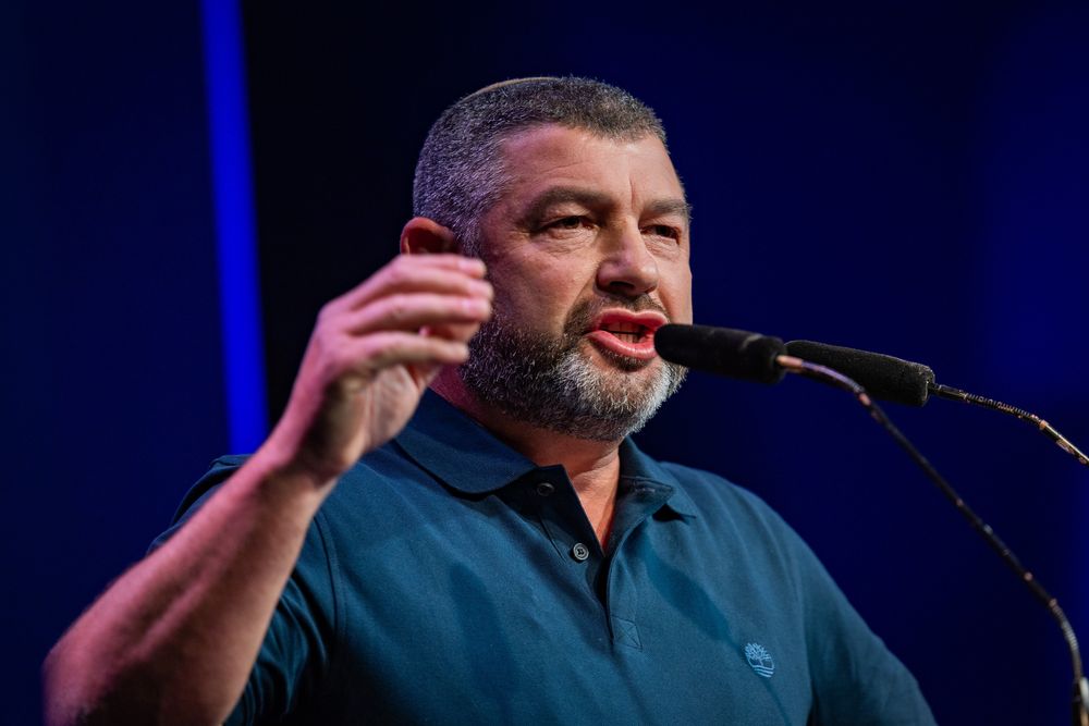 Ofer Winter menace: quiconque s'en prendra à l'école préparatoire d'Eli devra m'affronter
