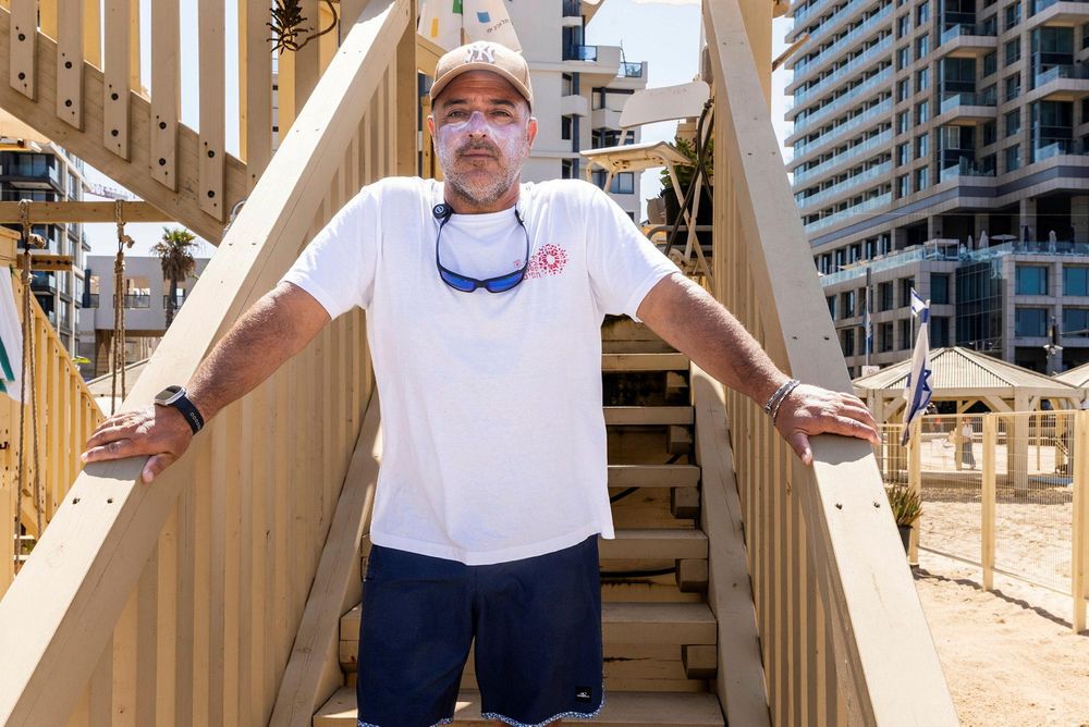 לא רק שחייה ומטקות: "חושבים שזה מקצוע סקסי וכיפי, אבל מציל משלם מחיר אישי כבד"