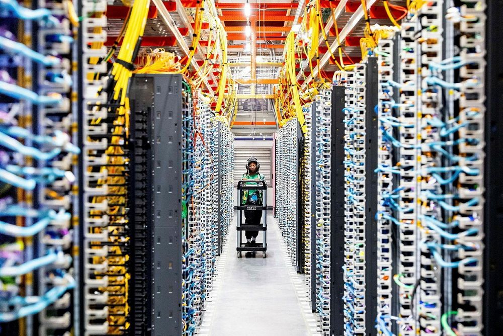 חברת הדירוג S&P: ענקיות הטכנולוגיה יוציאו יותר מ–7 טריליון דולר בשנים הקרובות על חוות שרתים