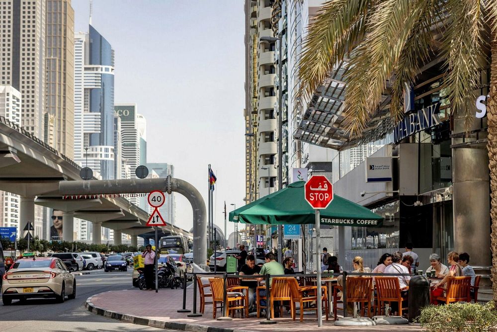Guerre au paradis des riches: comment l'argent continue de couler à Dubaï?