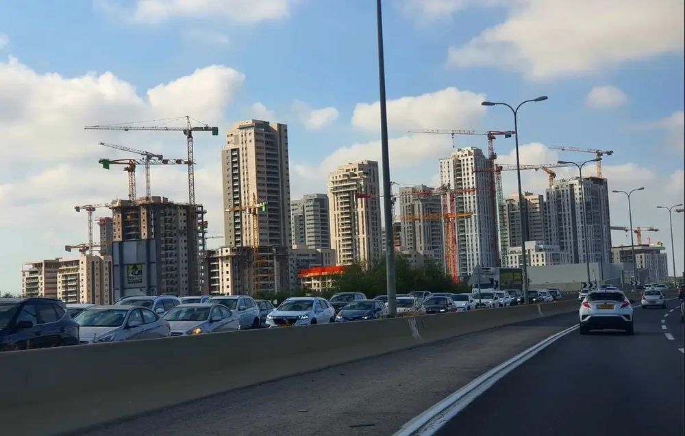 שוק הנדל"ן קורס: המכירות נחלשות - והמבצעים של הקבלנים כבר לא עוזרים