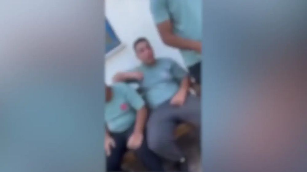 ירי לאור יום במרכז היישוב: חמוש רדף אחר תלמיד, שנמלט לתוך בית ספר