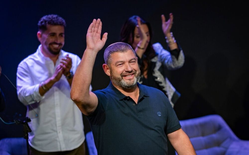 הוא סיוט הבחירות של נתניהו