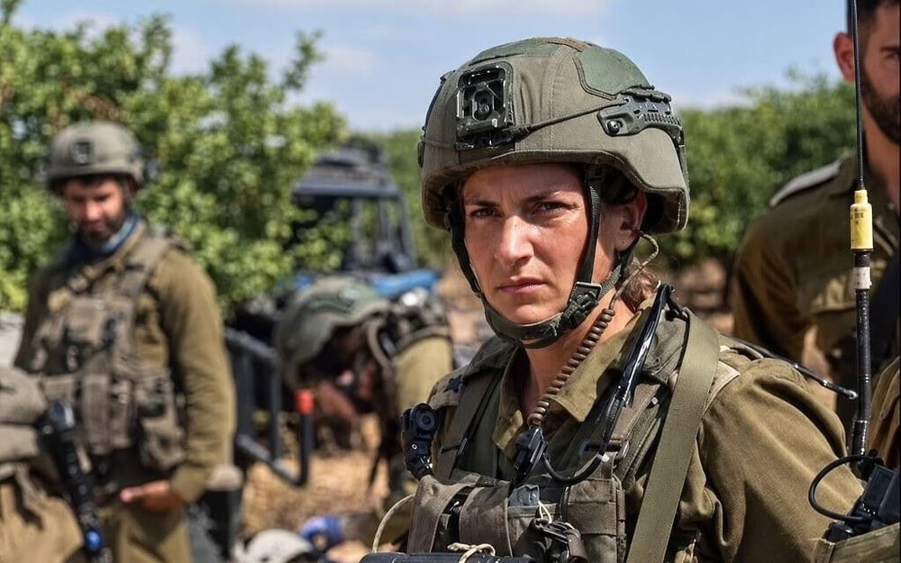 הקרב בסופה: פרק מספרה החדש של טל שניידר "מלחמה משלהן"